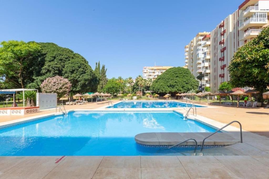 Apt Moderno Con Vistas, Recepcion 24 Hs Y Piscinas Benalmádena Eksteriør bilde